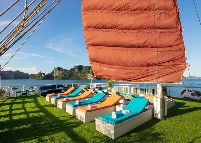 Luxury Cruise  Ha Long